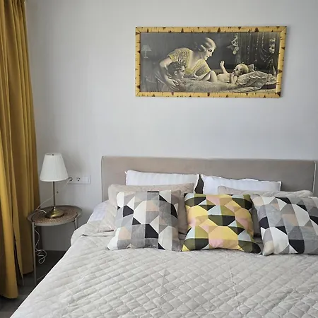 Apartment Urban Oasis By The Sea